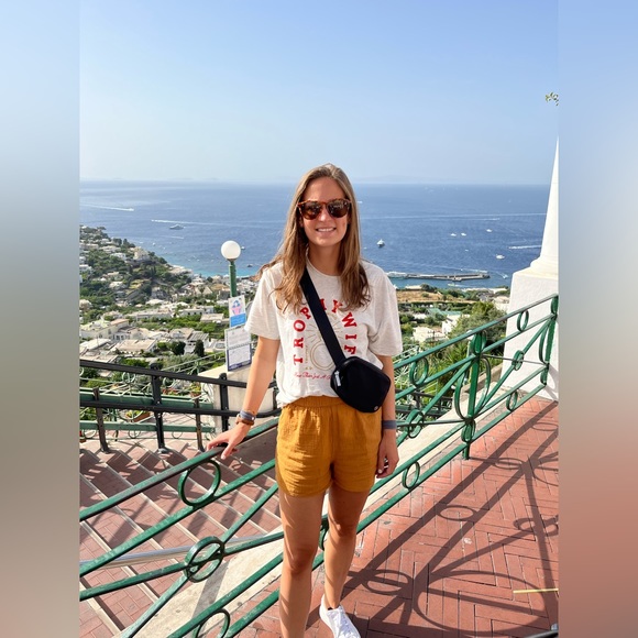 Meet your Posher, Abby - Picture 2 of 14